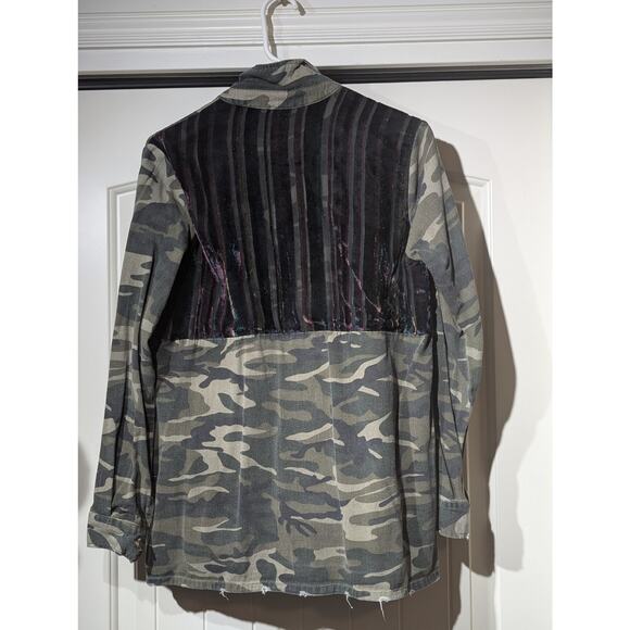 Mystree Shabby Chic Camo Velvet Trim Distressed Button Front Jacket Womens' Sz S - Picture 14 of 15